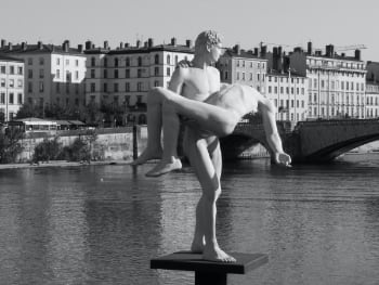 Statue - Weight of oneself